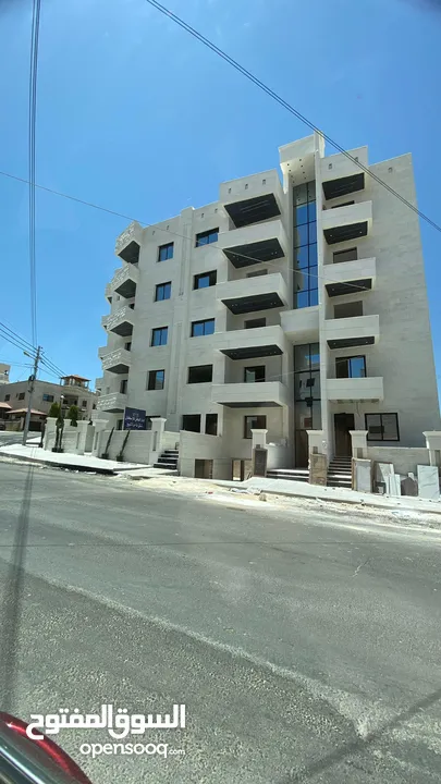 شقق فاخرة قيد التشطيب في اسكان الكهرباء مساحات متنوعة على 3 شوارع واسعة