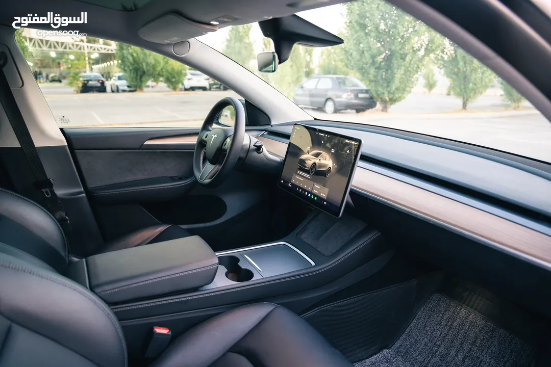 بحالة ممتازة أستعمال عائلي مع تظليل و غرافين حراري  Tesla model y 2022 تيسلا موديل y