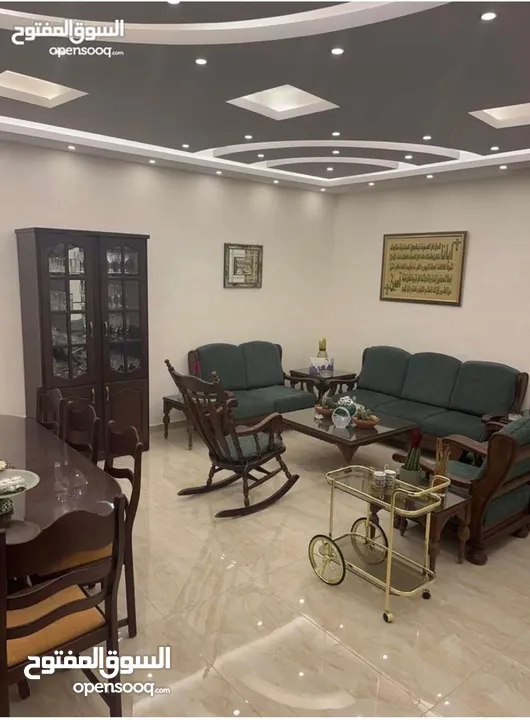 شقة استثمارية للييع يجانب جامعة البتراء