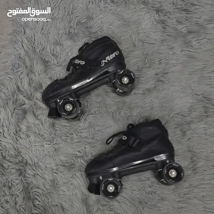 سكيتات VIP   عجال مطاط هيكل بلاستيك مقوى شفرات حديد .