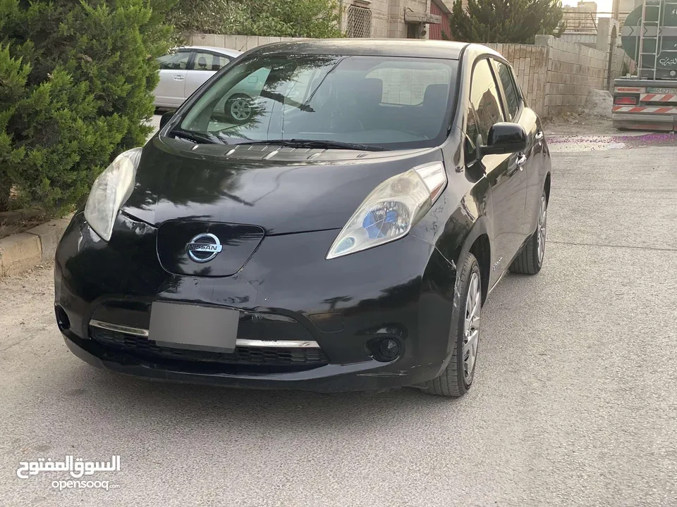 نيسان ليف 2015