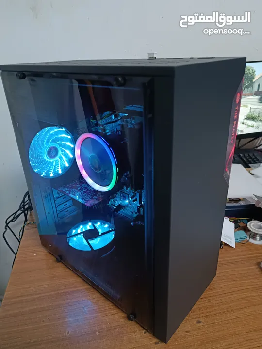كمبيوتر i7 بكرت شاشة خارجي *16GB RAM
