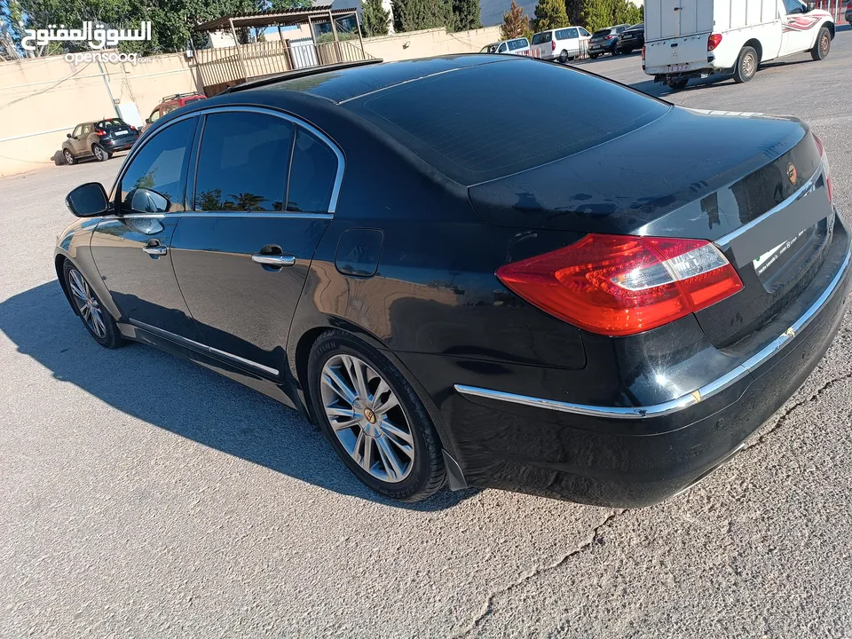 هيونداي جينيسس 2013