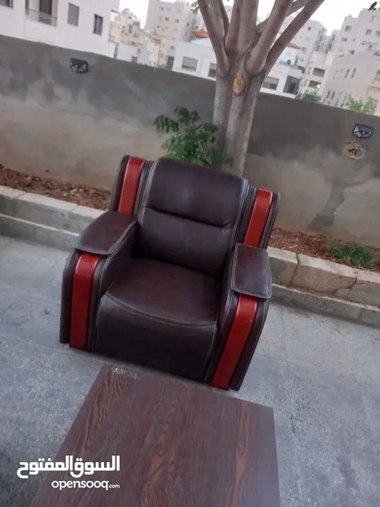 كنبايات مفرد عدد اثنين بحاله جيده جدا للبيع الموقع عمان الجبيهات