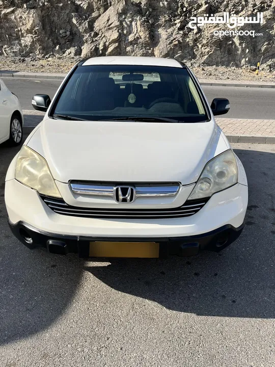 Excellent Condition Honda CRV White with GCC Specs for Sale