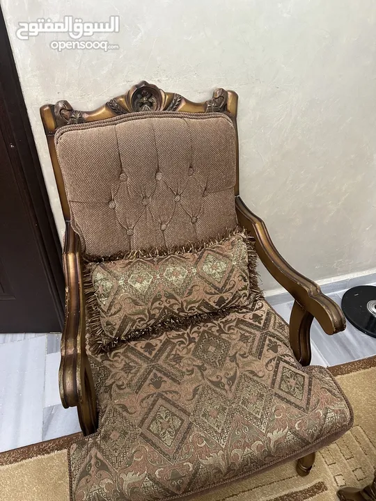 طقم كنب 9 مقاعد مستعمل بحالة جيدة + طقم طاولات سوكريت