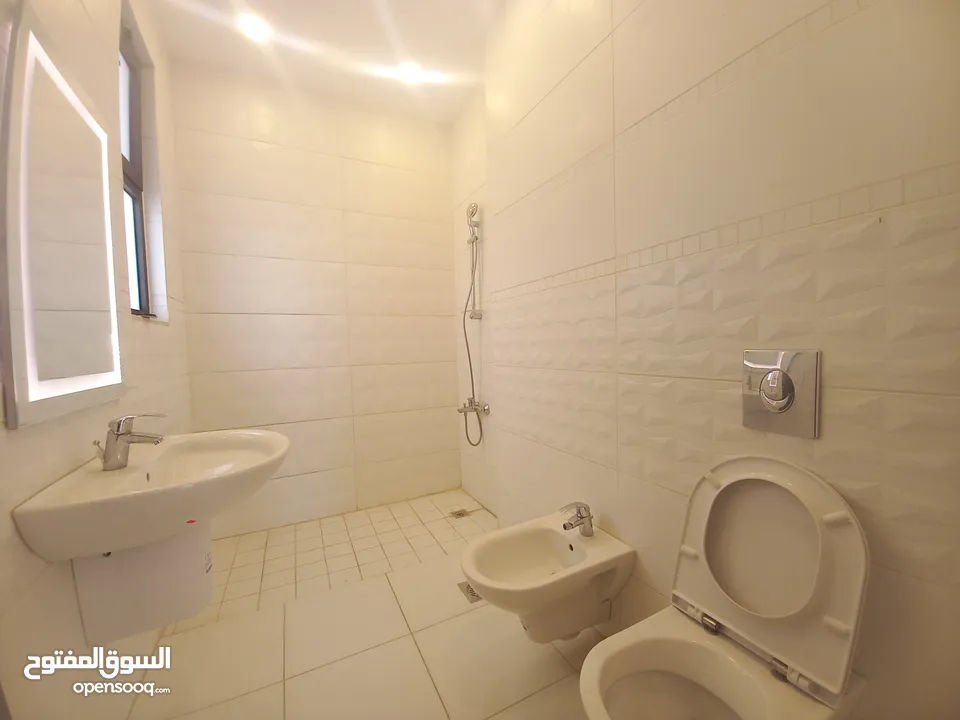فيلا للإيجار في منطقة عبدون  ( Property 36558 )-175055043