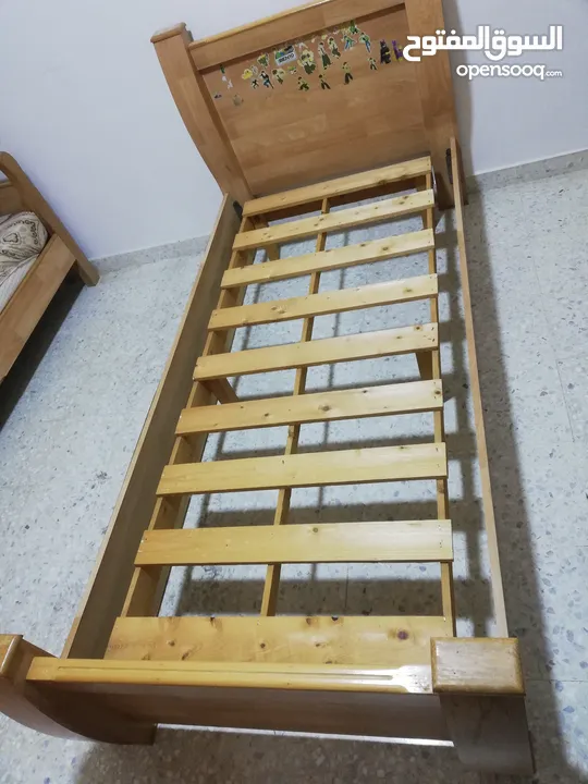 تخت مفرد بحالة ممتازة