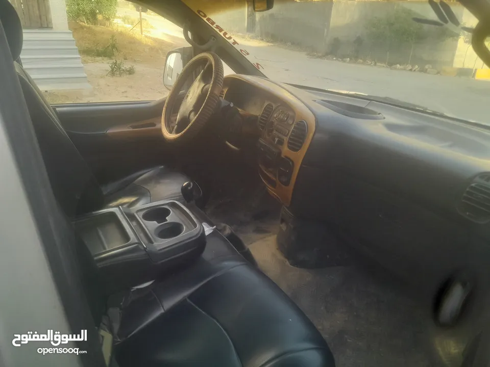 باص استركس موديل 2002 بحالة جيدة غير مرخص شهر  السعر 3.500 قابل للتفاوض