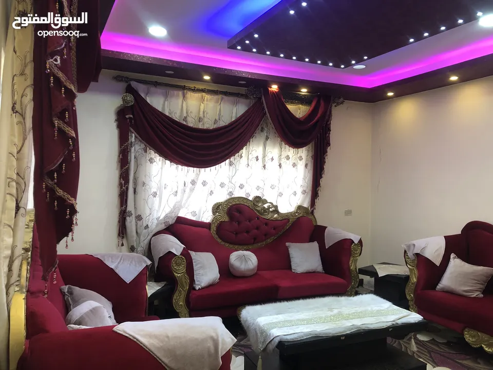 منزل مستقل (طابقين)  للبيع الزرقاء-جناعة ،مدخل منفصل لكل طابق