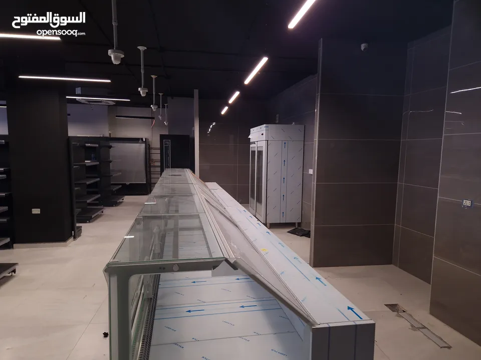 سوبر ماركت فخم جديد و مجهز بالكامل (ملحمة+ديلي+خضار و فواكه) مول