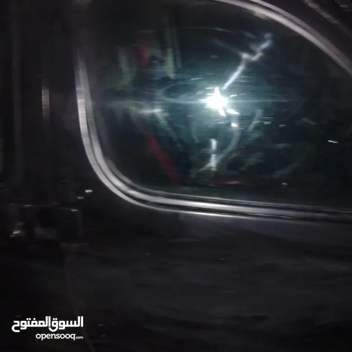 سياره فان برلنجو 2006 سوداء