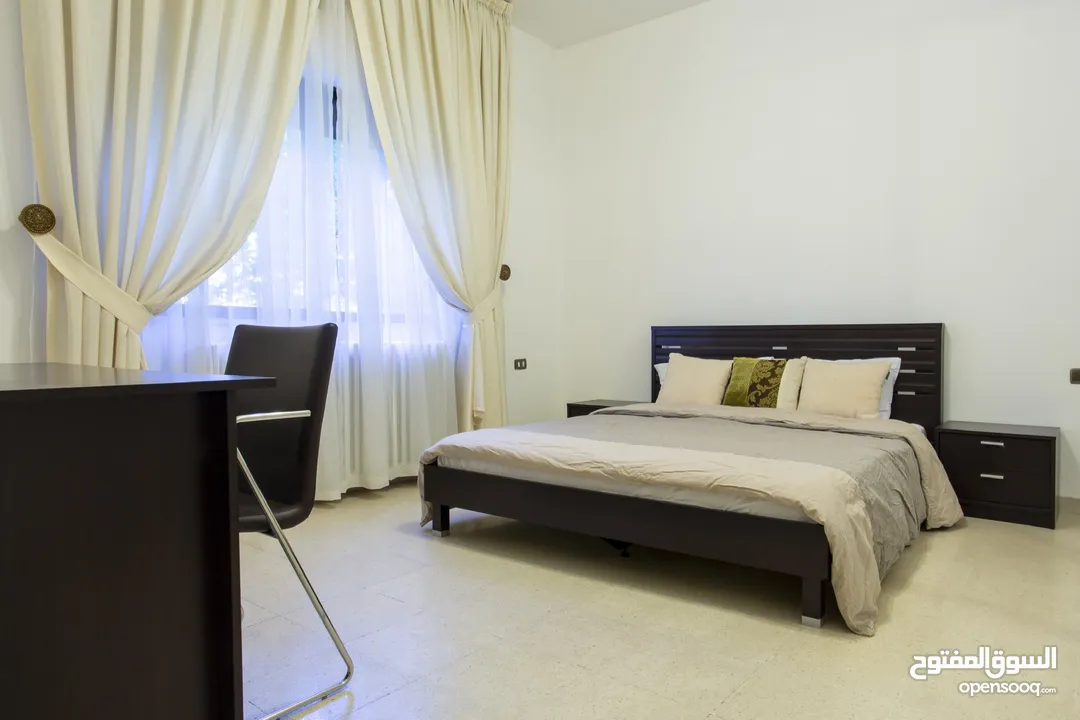 شقة طابقية 3 نوم فاخرة في الدوار الخامس / ام أذينة  5th Circle / Om Othaina  Luxury 3-Bedroom Flat