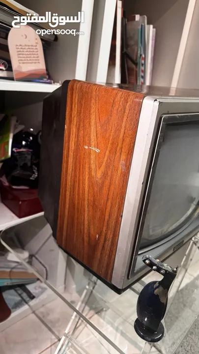تلفزيون نادر جدا rare old antique television - rare peace قطعة نادرة جدا