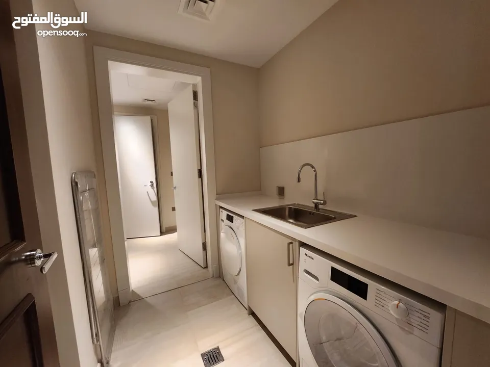 شقة فاخرة للايجار في Ritz Carlton ( Property 36642 ) سنوي فقط