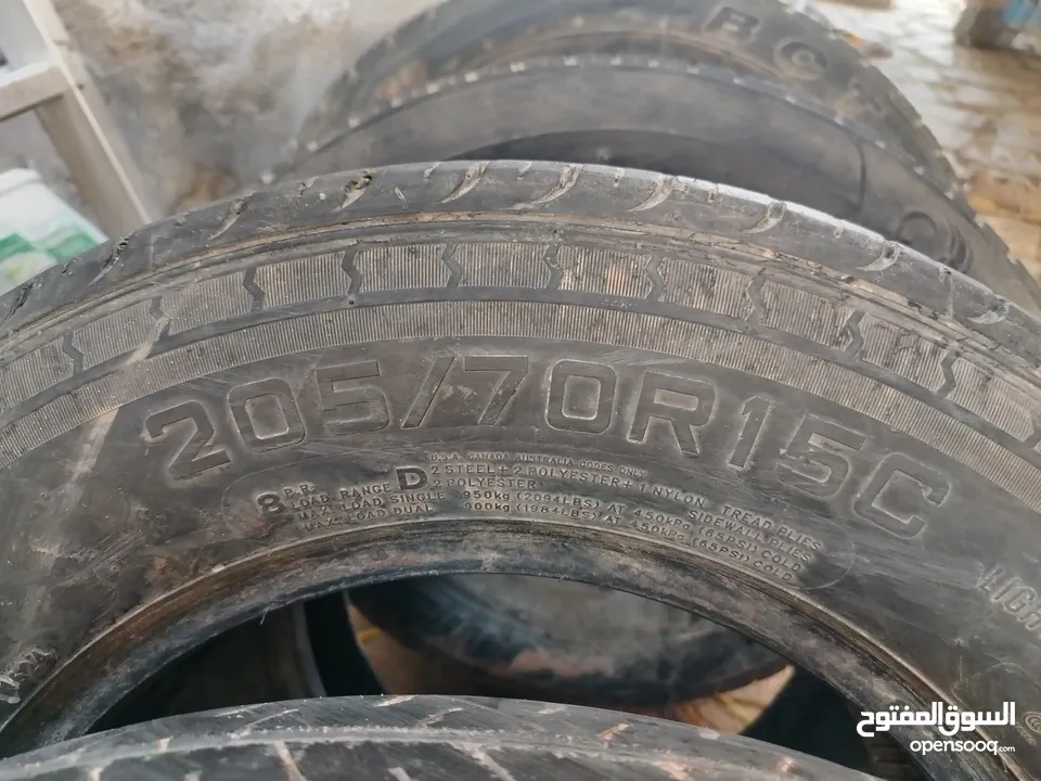 6فردات كوشوك مستعمل بحاله ممتازه قياس 205 /15/70