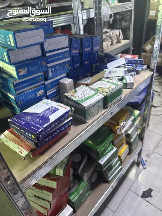 بصائع محل مواد بناء للبيع