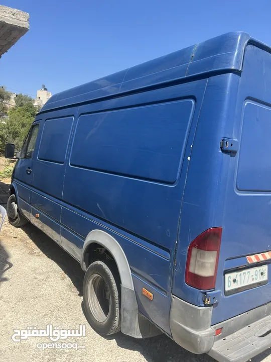 باص مرسيدس 412