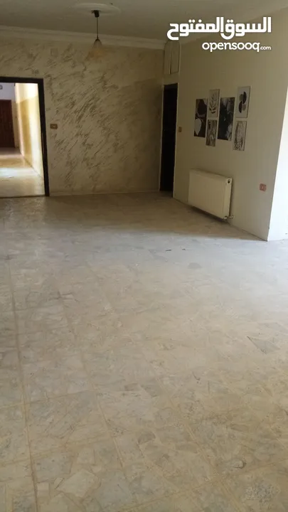شقة أرضية للبيع في الجاردنز بسعر مميز