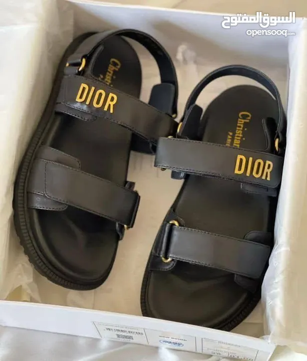 صندل ديور Dior  الجديد والمميز بجودة اصلية وبسعر مغري ومتوفر منه مقاسات من 36-41
