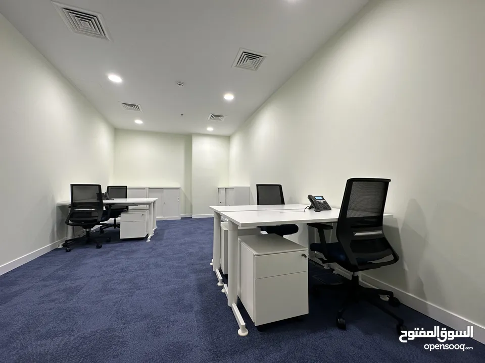 4 Desk Office Space in Business Center in Qurum