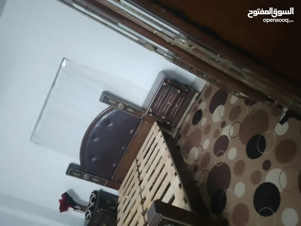 غرفتين نوم و طقم كنب للبيع