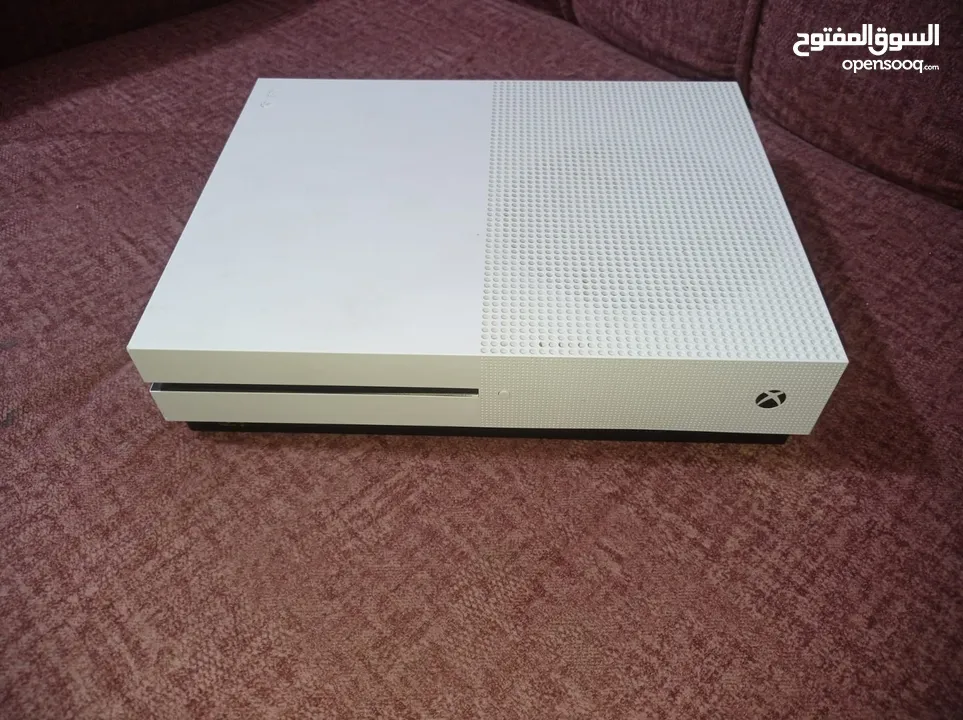 مستعمل بحاله منتازه XBOX ONE S.1T