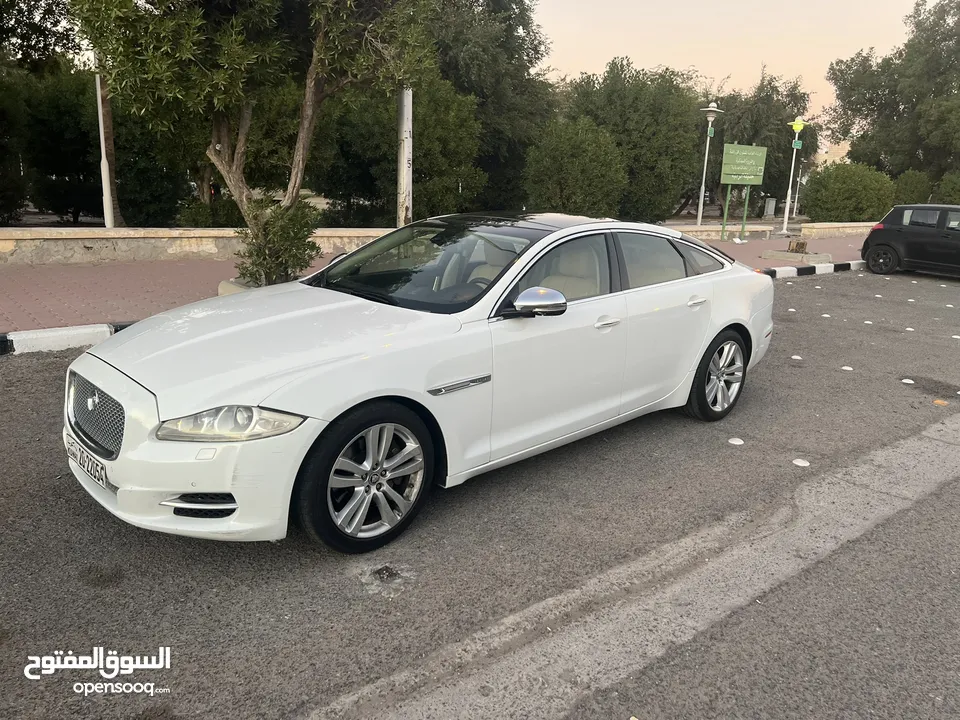 للبيع جاكوار XJ بانوراما موديل 2012