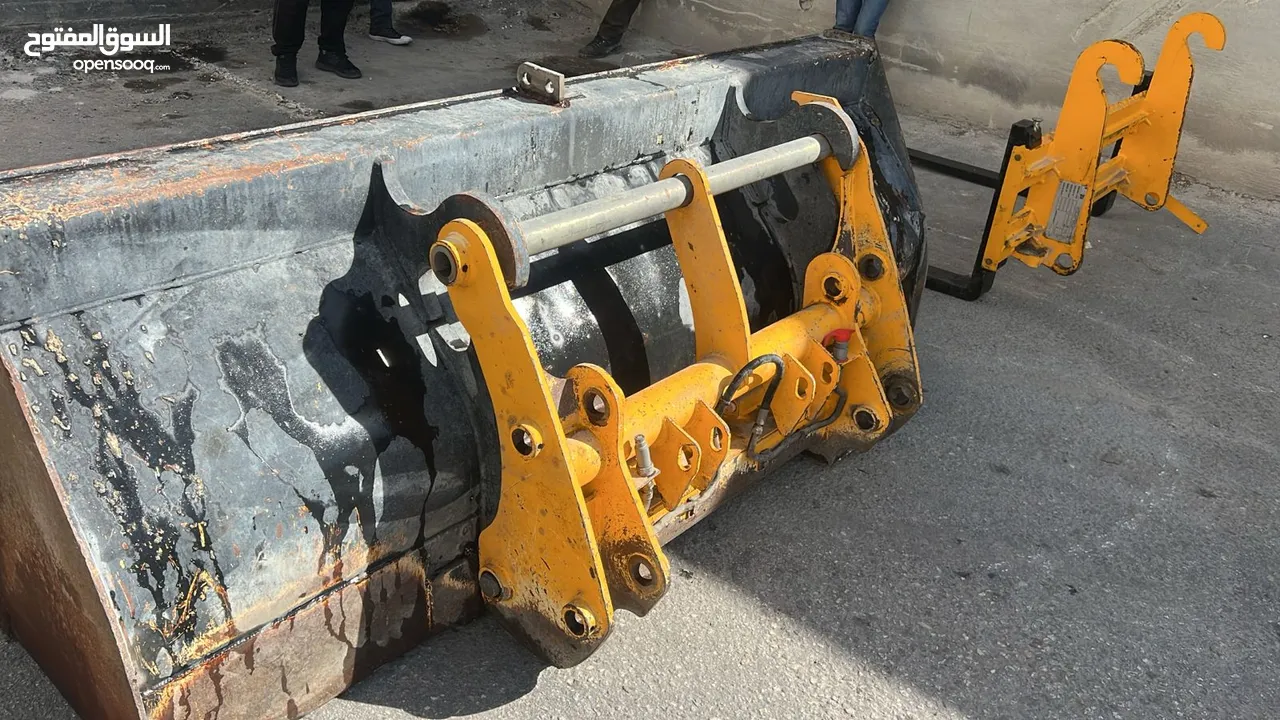 jcb بريطاني اصلي