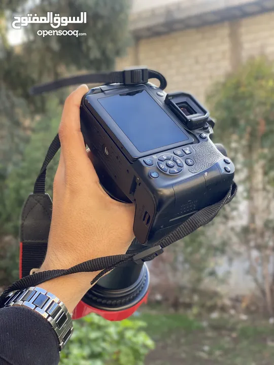 كاميرا كانون 800D توب نظافه للبيع مع عدستين