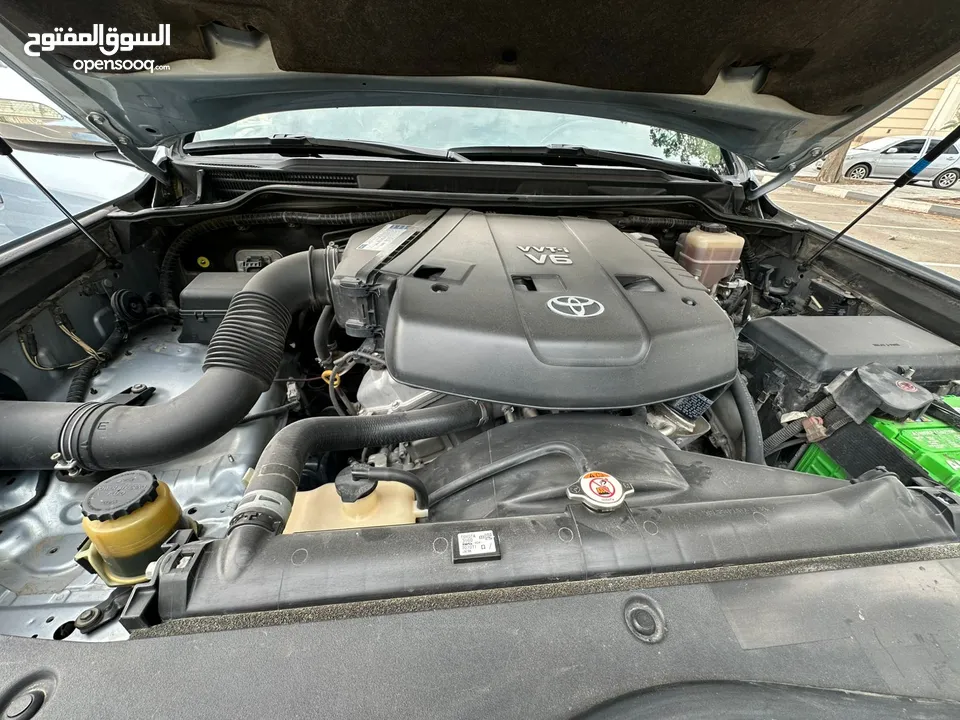 Toyota land cruiser V6 full option with sunroof