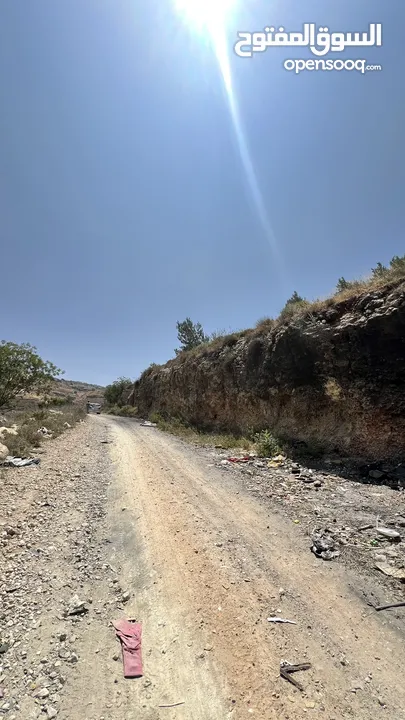 يوجد ارض في حسكا تصنيف (الف) المساحة دونم على الشارع