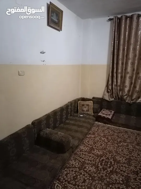 بيتين للبيع وبسعر مغري جدا جداامساحة الارظ دونم مساحة كل بيت تقريبا 150+ديوان خارجي +بستان +بير مياه