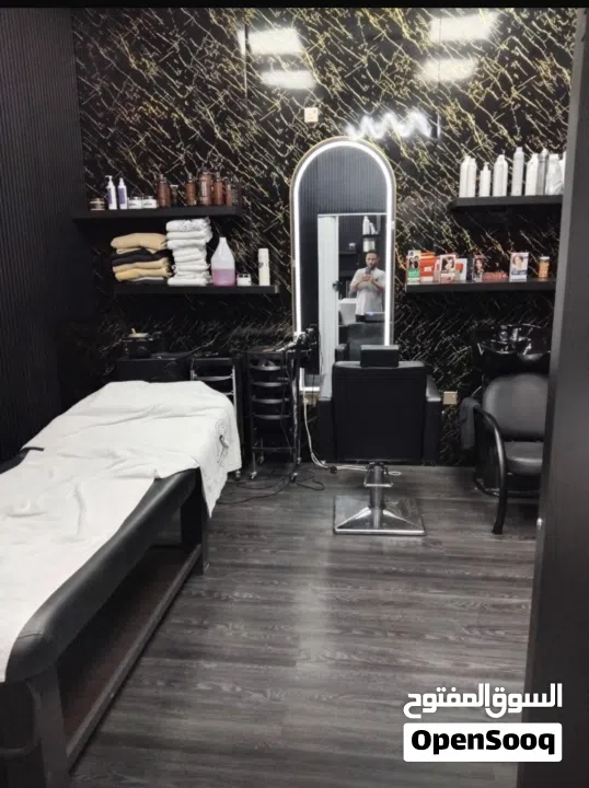 اكبر صالون رجالي بعجمان للبيع