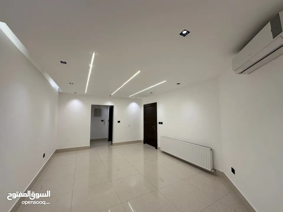 شقة شبه مفروشة في منطقة عبدون ( Property 40234 )-174856710