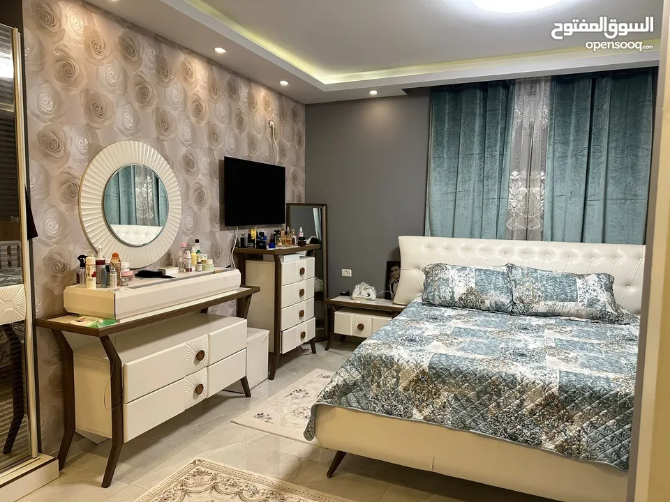 شقه قدس للبيع بسبب السفر