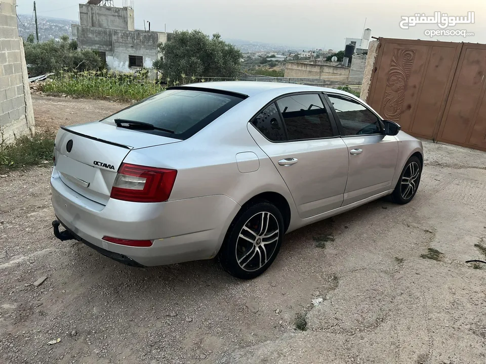 سكودا اوكتافيا 15 اصل مطور 1.6 جير عادي
