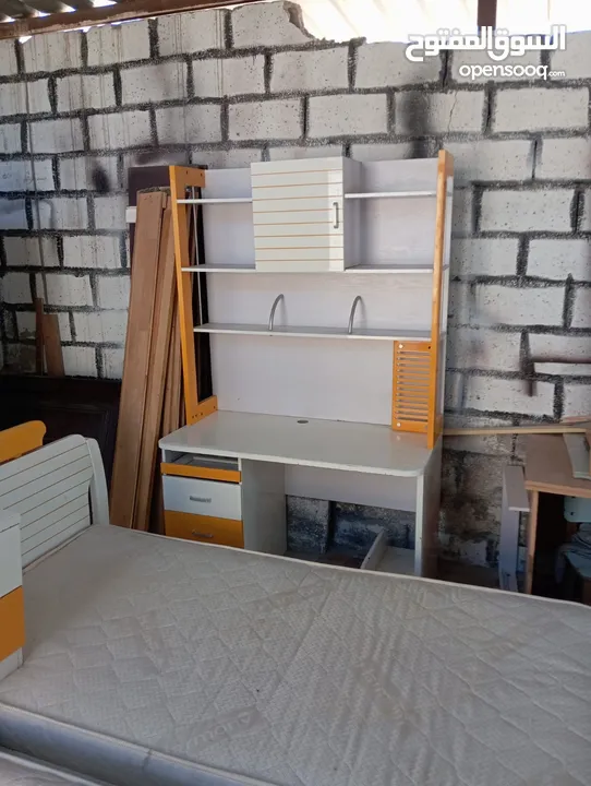 غرفه شباب خزانه 4ظرفات+تختين +مكتب مع مكتبه+كومدينا