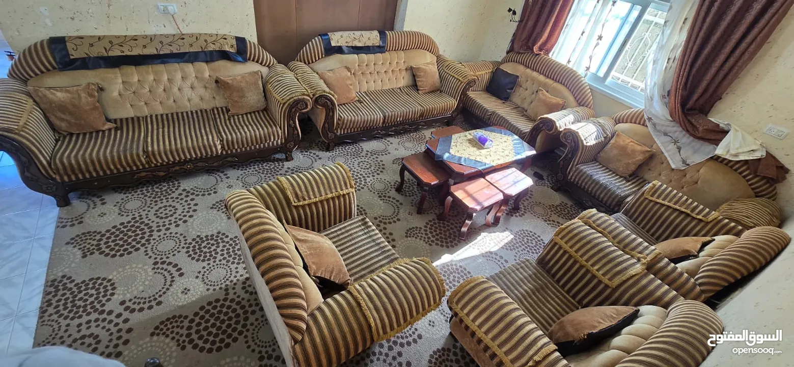 طقم كنب مستعمل بتكون من 14 مقعد بحاله ممتازه..يعني طقمين بسعر مغري جدا