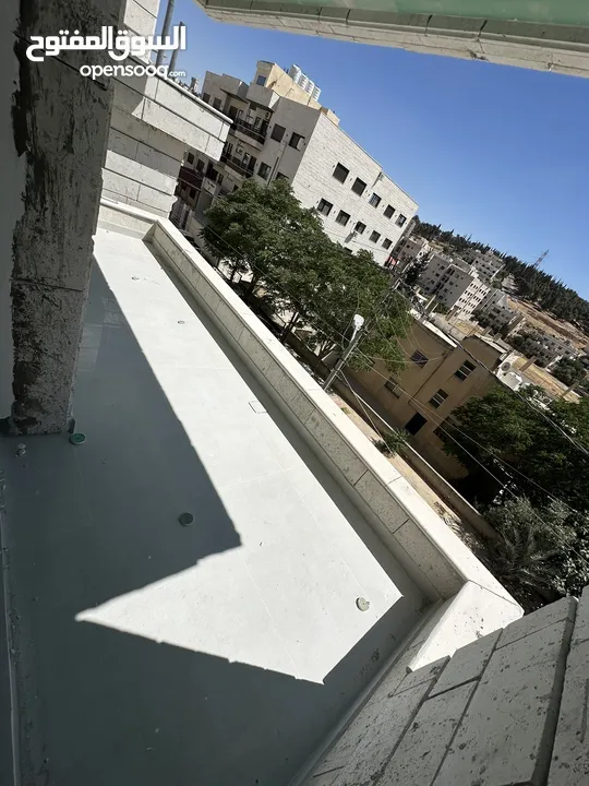 شقق جديده طريق المطار  ضاحيه الأمير علي  بالقرب بيت المقدس يوجد ثالث مع روف