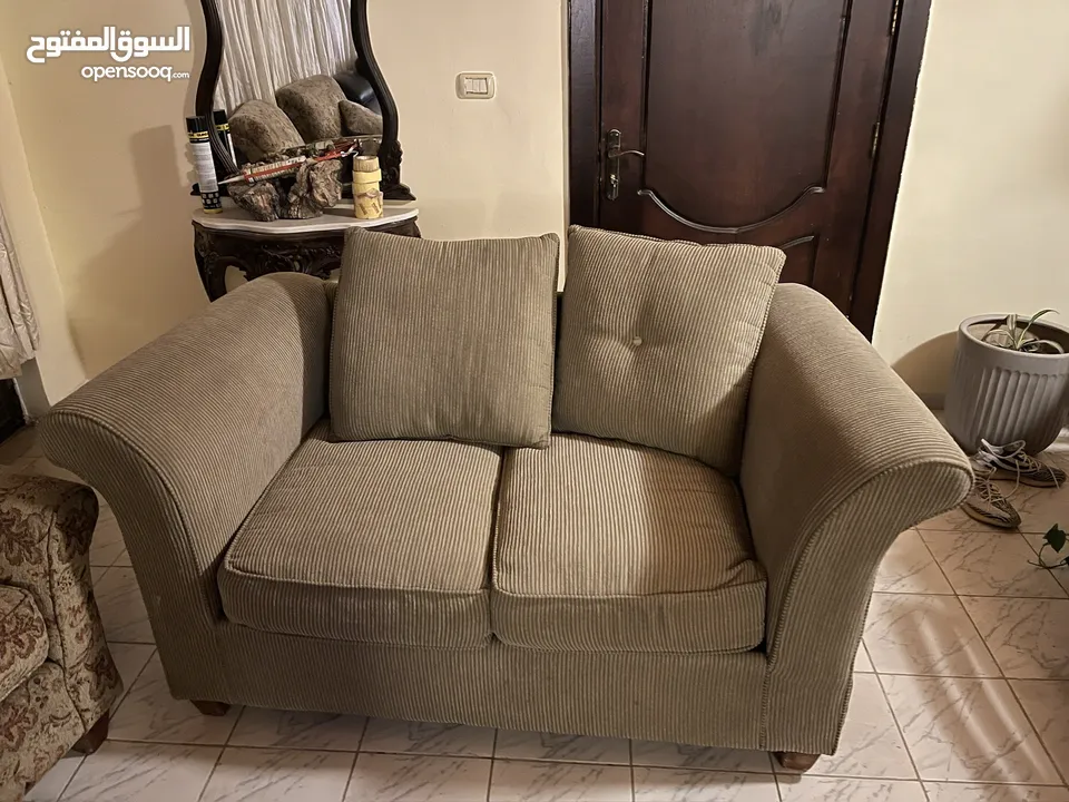 طقم كنب 7 مقاعد - زنبرك couches + متفرقات