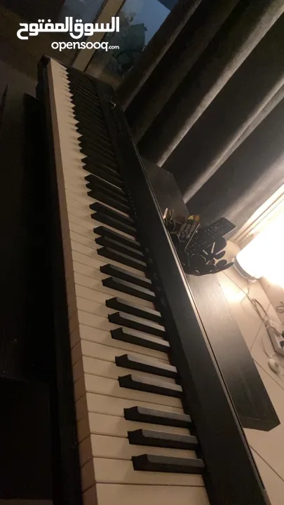 Electric piano Sonata 88 keys. Used for one month. With padel.