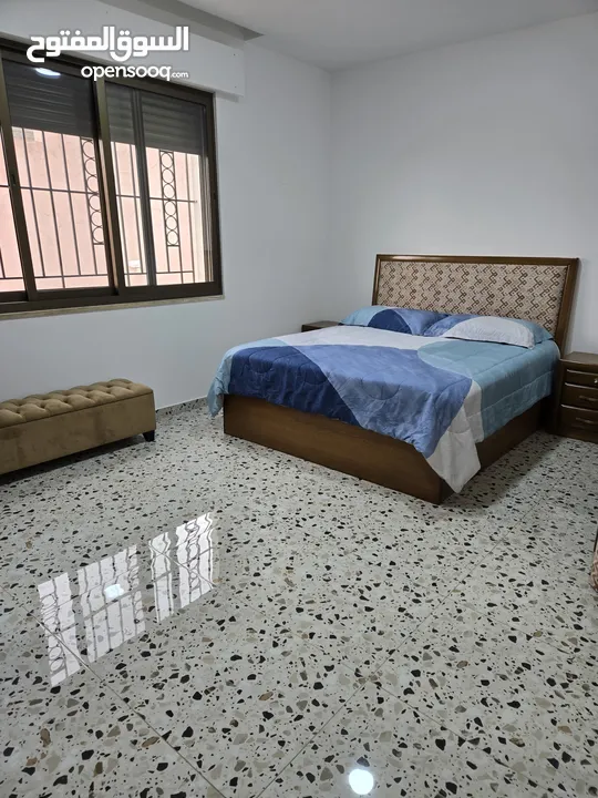بيع بيت مستقل (فيلا) بالسلط  دعم الغزالات ,ام جوزة، تشطيبات فاخرى، بناء 230م ترسات 400م ,900م ارض