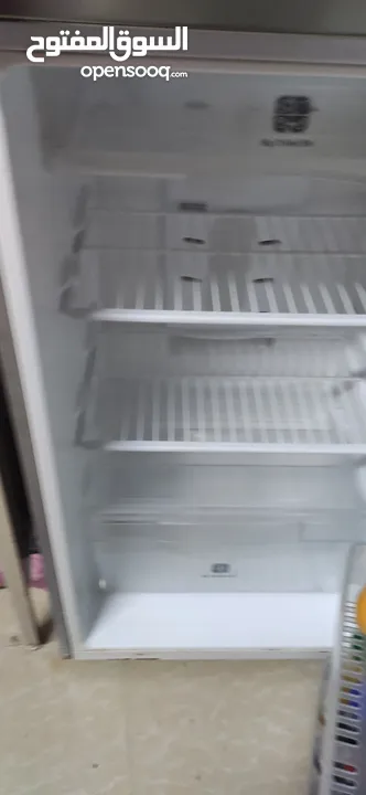 very good condition and clean like the new refrigerator