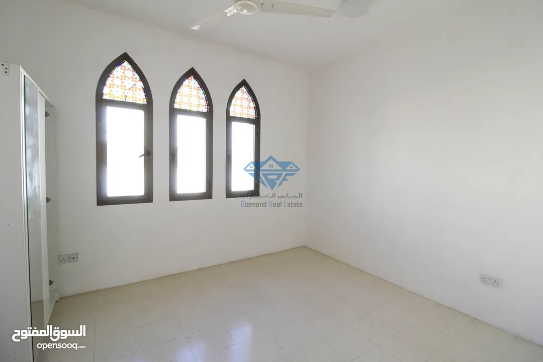 #REF891 3BR + maidroom Villa for Rent in Shatti al Qurum