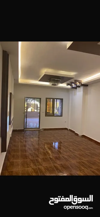 شقه طابق ارضي للبيع البنيات خلف جامعة البترا