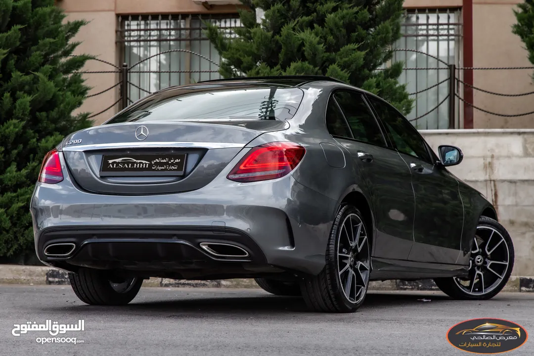 Mercedes C200 2019 Mild hybrid Amg kit Night Package   السيارة وارد الشركة و قطعت مسافة 83,000 كم