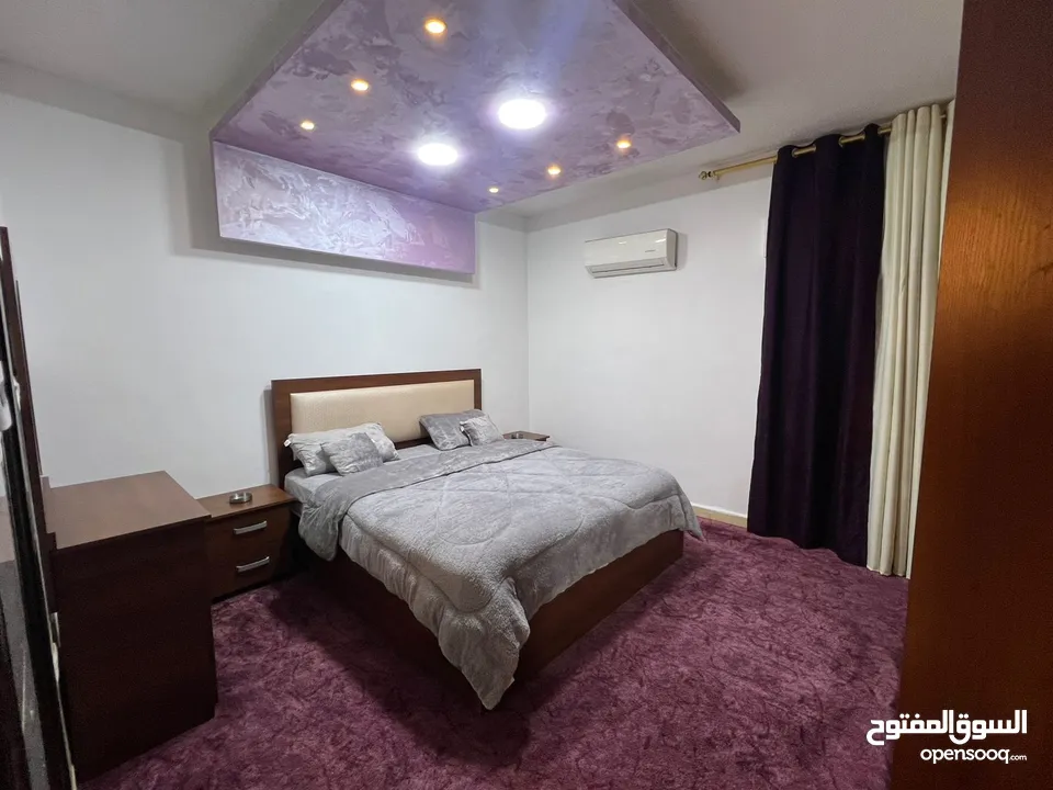 شقق مفروشه بالكامل كبيره وصغيره  نظافه مميزه للايجار خلف مركز الحسين للسرطان / الجامعه الاردنيه