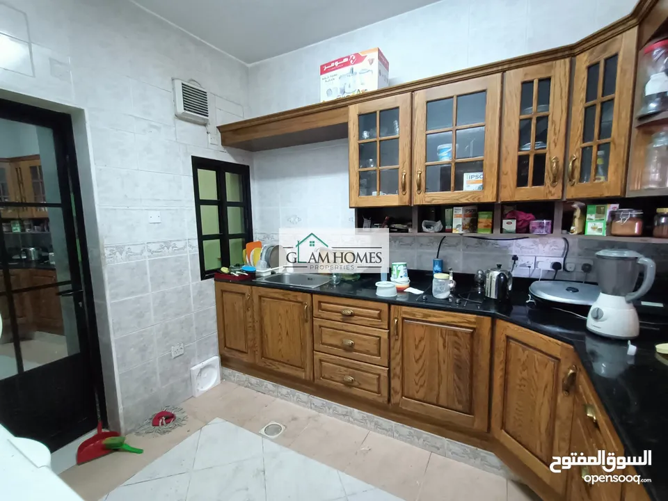 State of the art 7 BR villa available for rent in Azaiba Ref: 372H