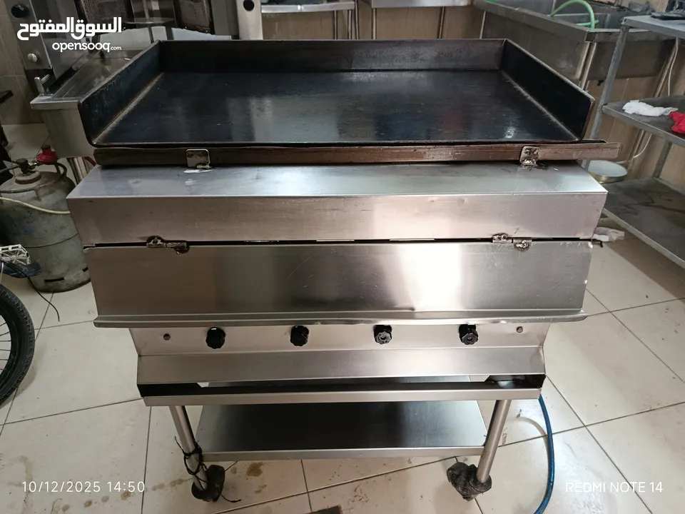 عدة مطعم بحالة ممتازة